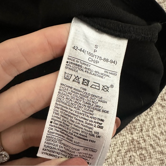 Gap Maternity Black Modern Crewneck Long Sleeve Tee Shirt - Picture 6 of 7